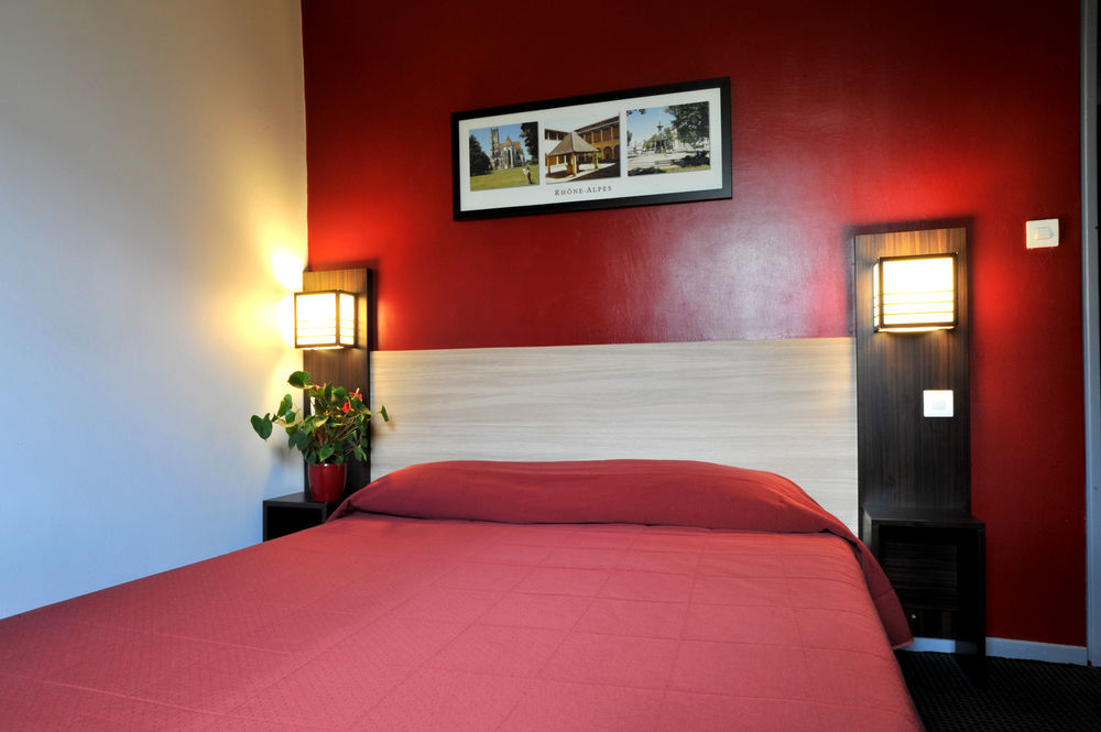 Brit Hotel Saint-Quentin Fayet  Exteriör bild